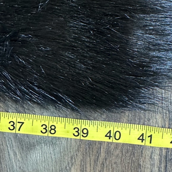 Faux Fur Scarf - Picture 4 of 9